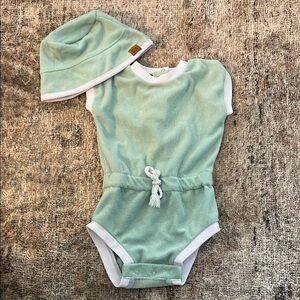 4/$20 Lila and Jack Mint Green Baby Romper and Hat Set 9-12 Months